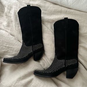 Donald J Pliner Boots sized 8.5